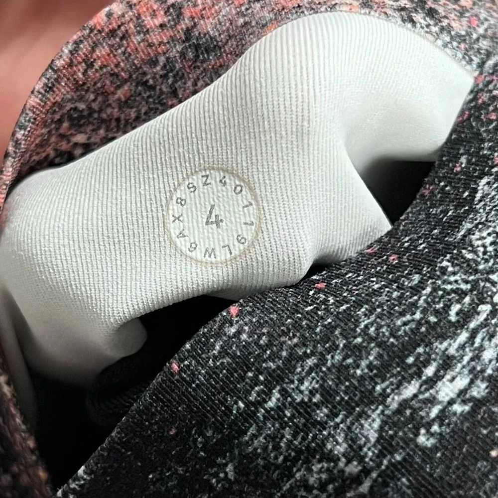 Lululemon‎ Athletica Azurite Poppy Coral Time To Sweat Crop Women's Size 4